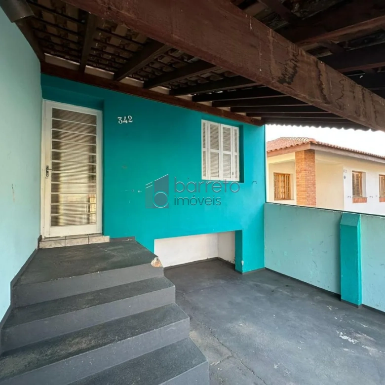 TERRENO COM 3 CASAS TÉRREAS À VENDA NO BAIRRO ANHANGABAÚ EM JUNDIAÍ/SP