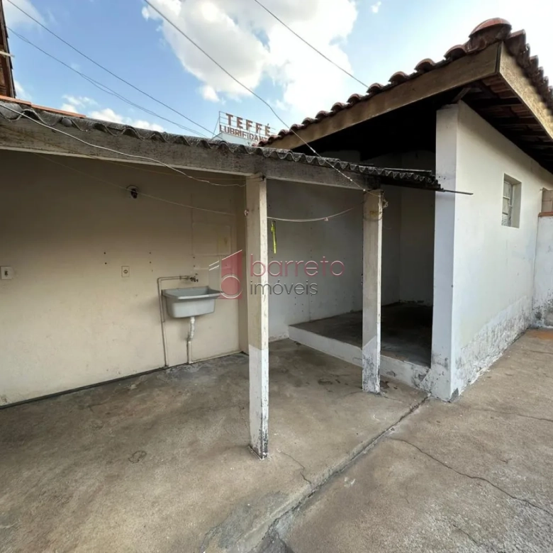 TERRENO COM 3 CASAS TÉRREAS À VENDA NO BAIRRO ANHANGABAÚ EM JUNDIAÍ/SP
