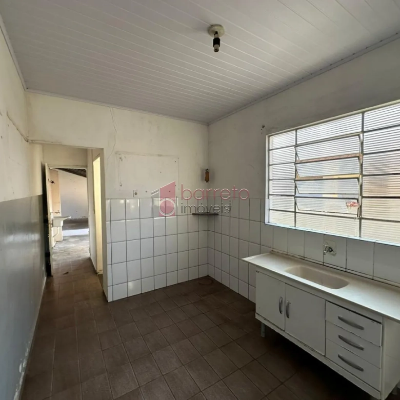 TERRENO COM 3 CASAS TÉRREAS À VENDA NO BAIRRO ANHANGABAÚ EM JUNDIAÍ/SP