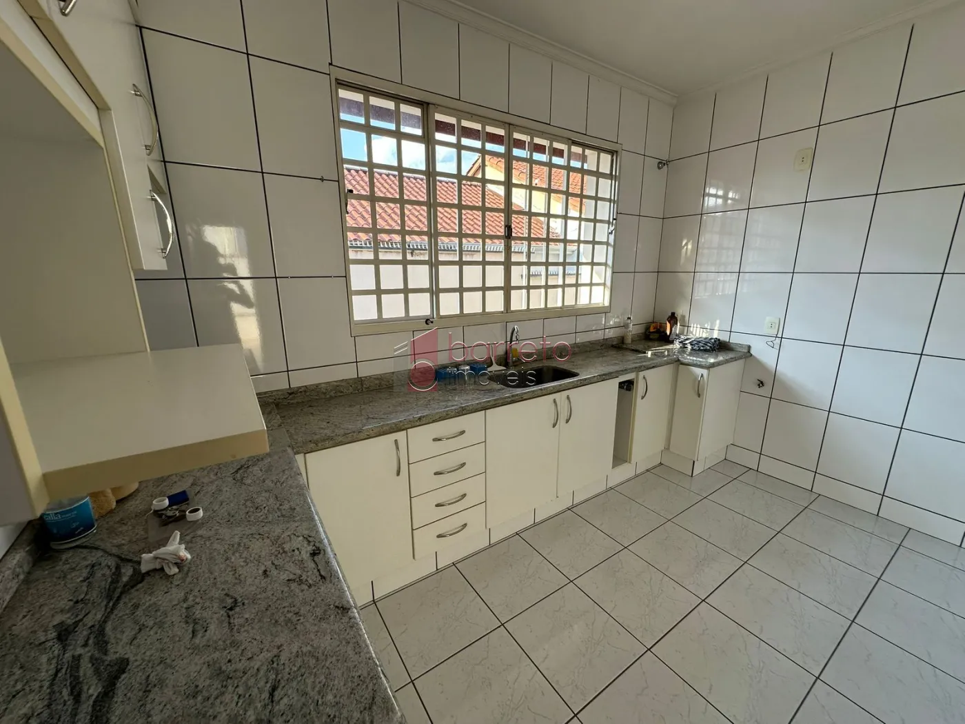TERRENO COM 3 CASAS TÉRREAS À VENDA NO BAIRRO ANHANGABAÚ EM JUNDIAÍ/SP