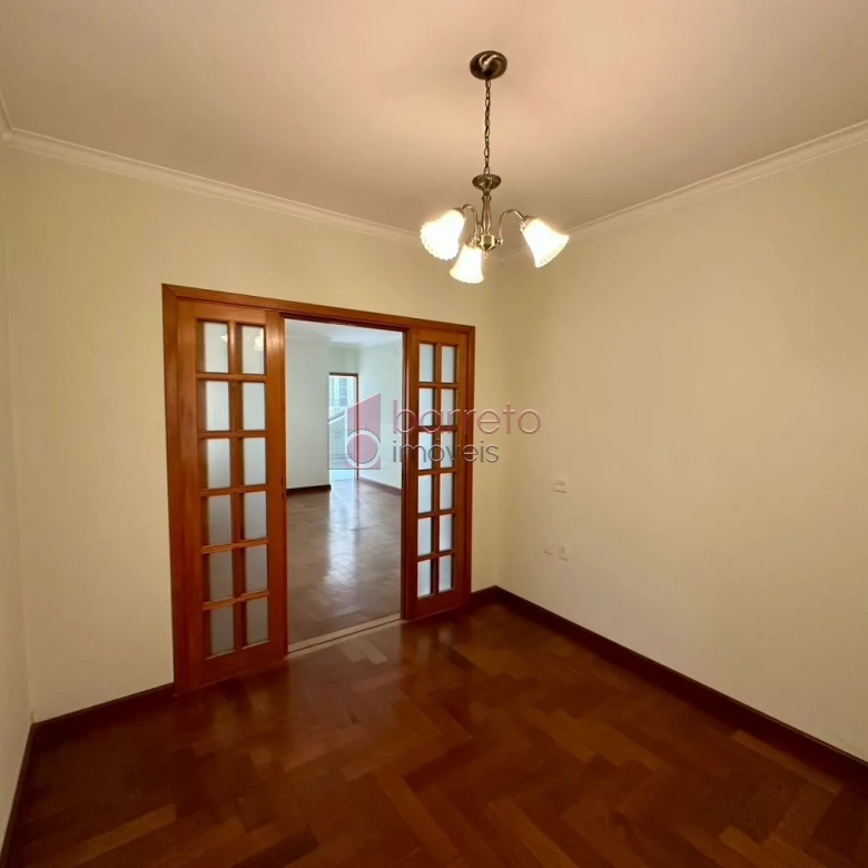 TERRENO COM 3 CASAS TÉRREAS À VENDA NO BAIRRO ANHANGABAÚ EM JUNDIAÍ/SP
