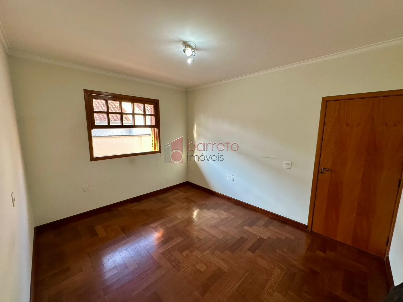 TERRENO COM 3 CASAS TÉRREAS À VENDA NO BAIRRO ANHANGABAÚ EM JUNDIAÍ/SP
