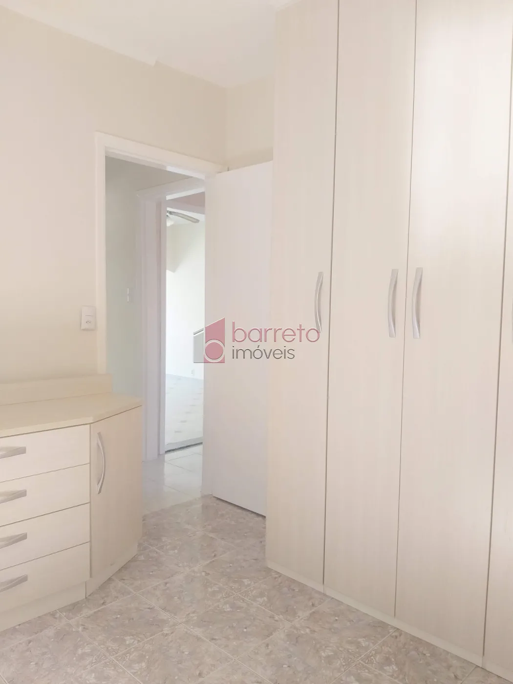 SOBRADO COM EDÍCULA PARA VENDA E LOCAÇÃO NO BAIRRO VILA SANTANA II – JUNDIAÍ/SP
