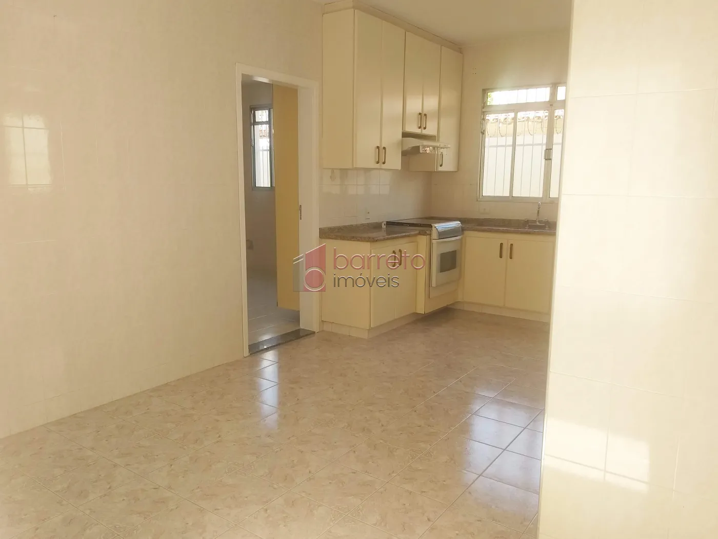 SOBRADO COM EDÍCULA PARA VENDA E LOCAÇÃO NO BAIRRO VILA SANTANA II – JUNDIAÍ/SP