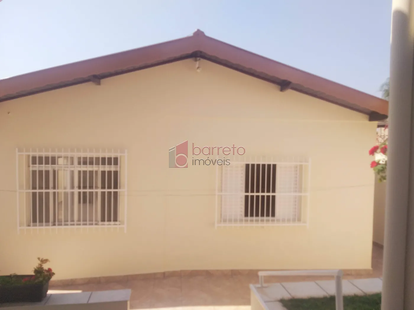 SOBRADO COM EDÍCULA PARA VENDA E LOCAÇÃO NO BAIRRO VILA SANTANA II – JUNDIAÍ/SP