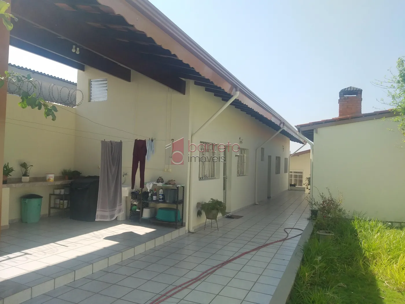 SOBRADO COM EDÍCULA PARA VENDA E LOCAÇÃO NO BAIRRO VILA SANTANA II – JUNDIAÍ/SP