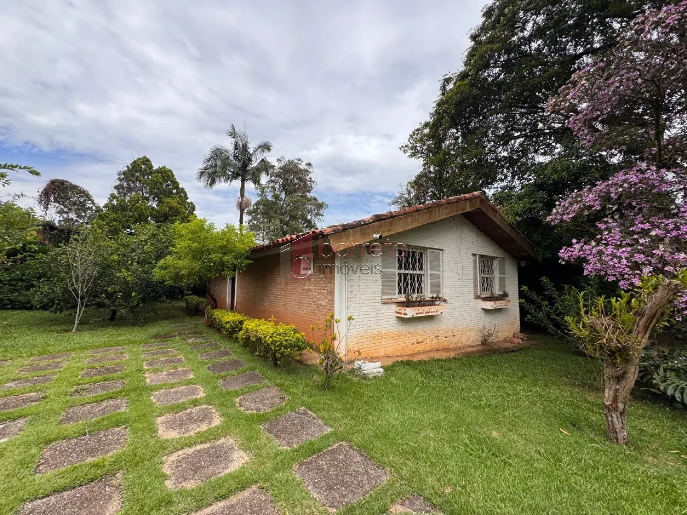 CHÁCARA COM 04 SUÍTES À VENDA NO BAIRRO CAXAMBU – JUNDIAÍ/SP