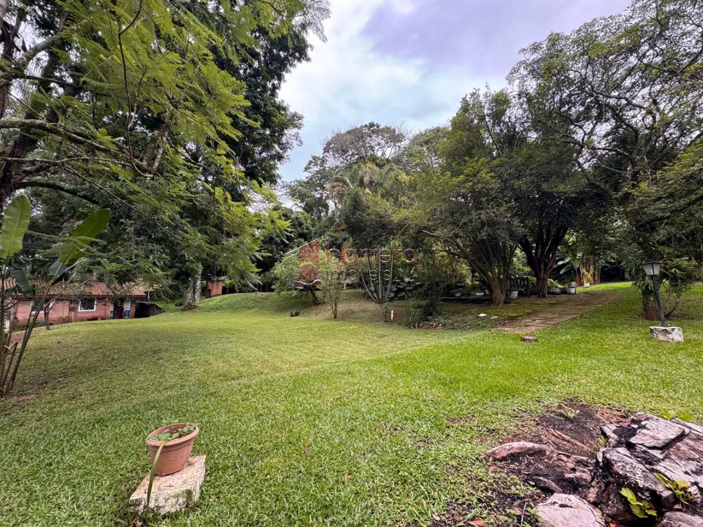 CHÁCARA COM 04 SUÍTES À VENDA NO BAIRRO CAXAMBU – JUNDIAÍ/SP