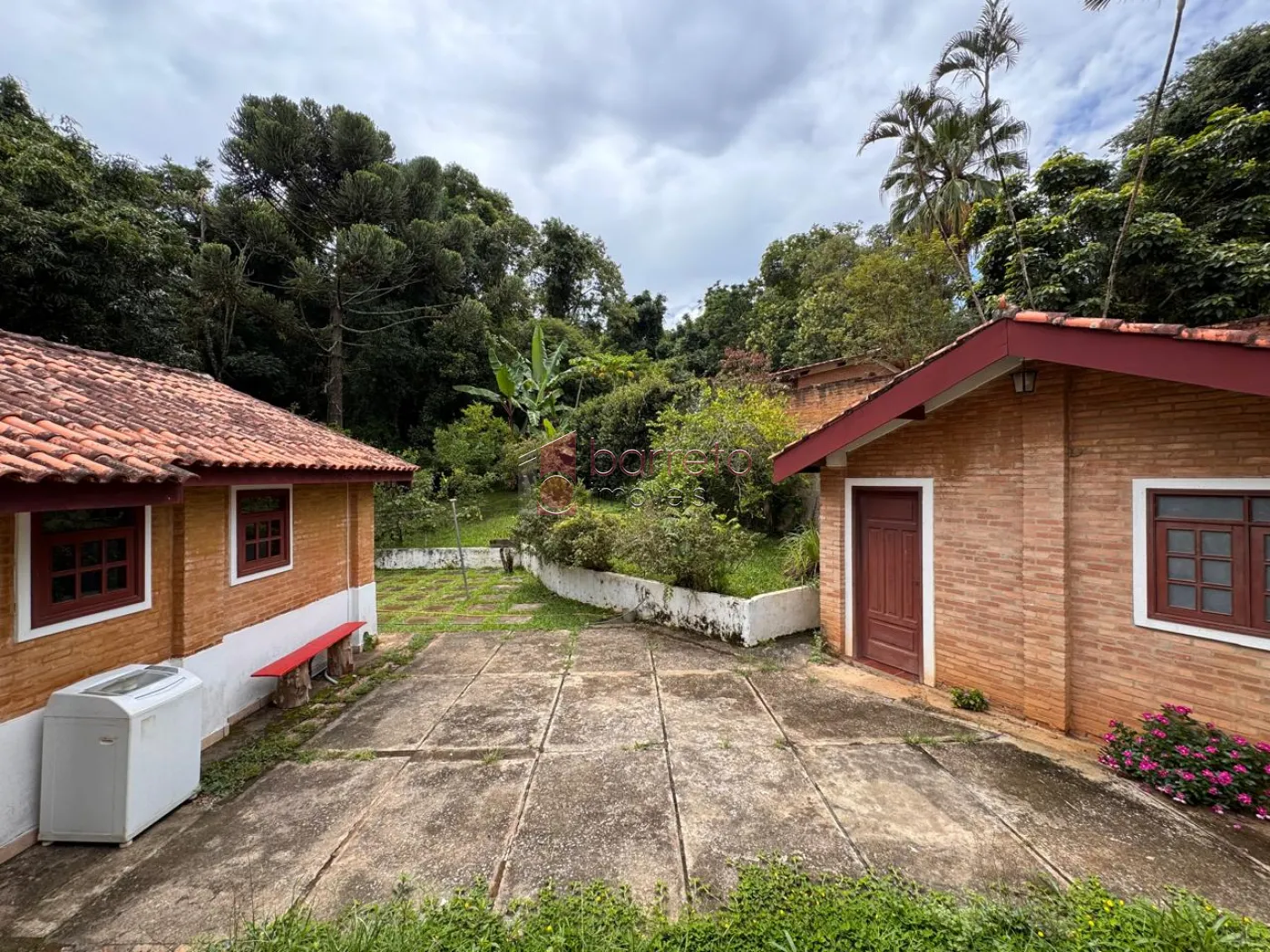 CHÁCARA COM 04 SUÍTES À VENDA NO BAIRRO CAXAMBU – JUNDIAÍ/SP