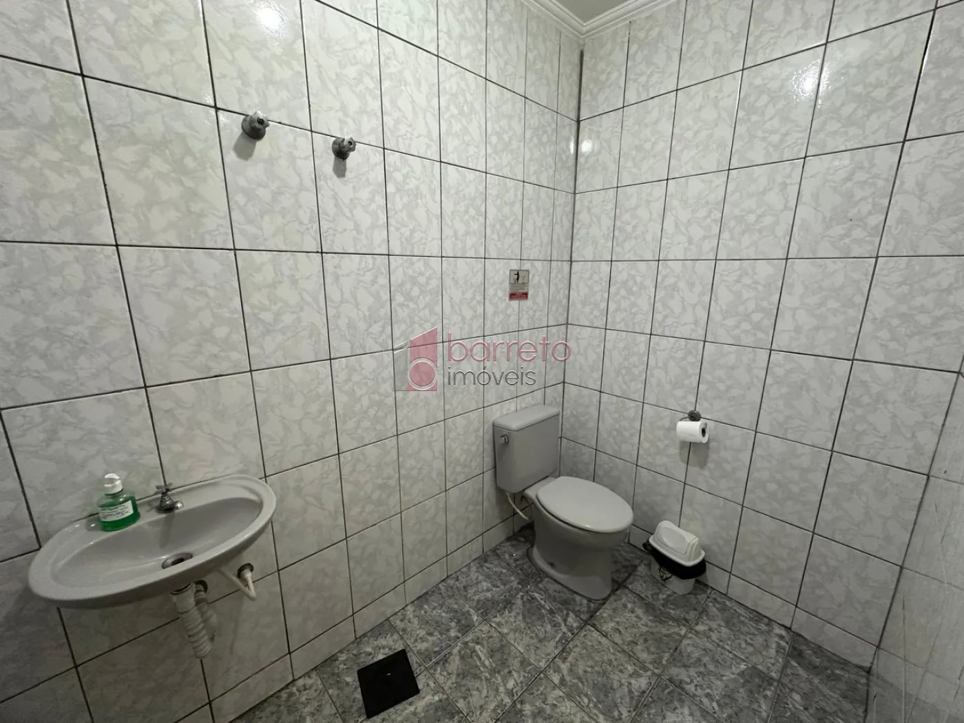 PRÉDIO COMERCIAL COM LOJA + 5 SALAS À VENDA NO CENTRO – JUNDIAÍ/SP