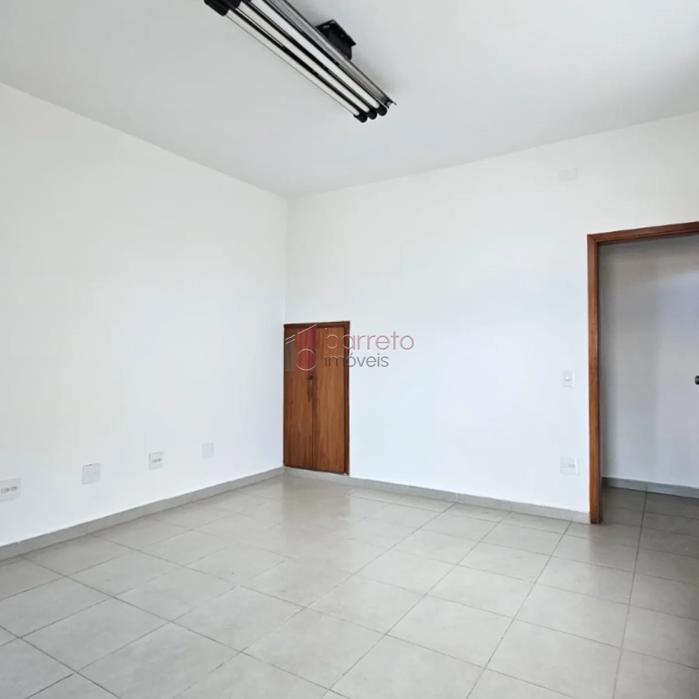 PRÉDIO COMERCIAL COM EDÍCULA NO CENTRO – JUNDIAÍ/SP