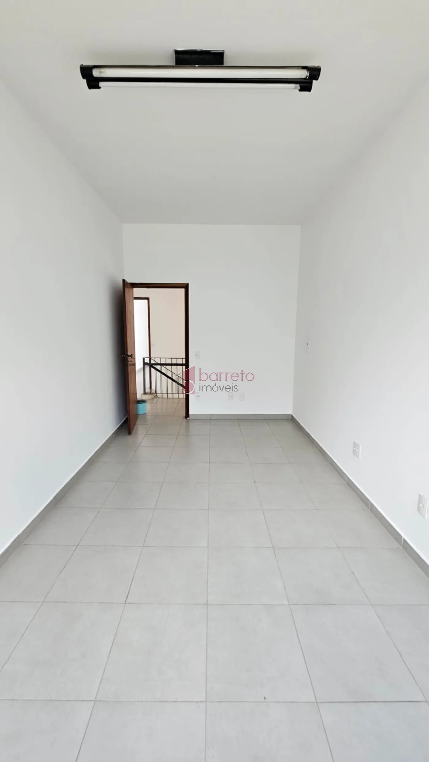PRÉDIO COMERCIAL COM EDÍCULA NO CENTRO – JUNDIAÍ/SP