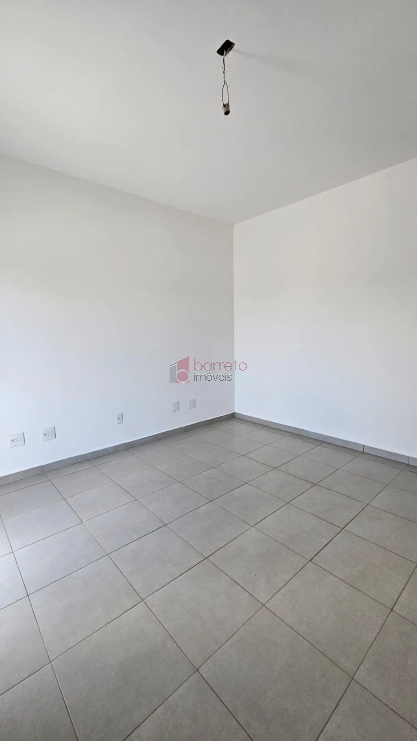 PRÉDIO COMERCIAL COM EDÍCULA NO CENTRO – JUNDIAÍ/SP