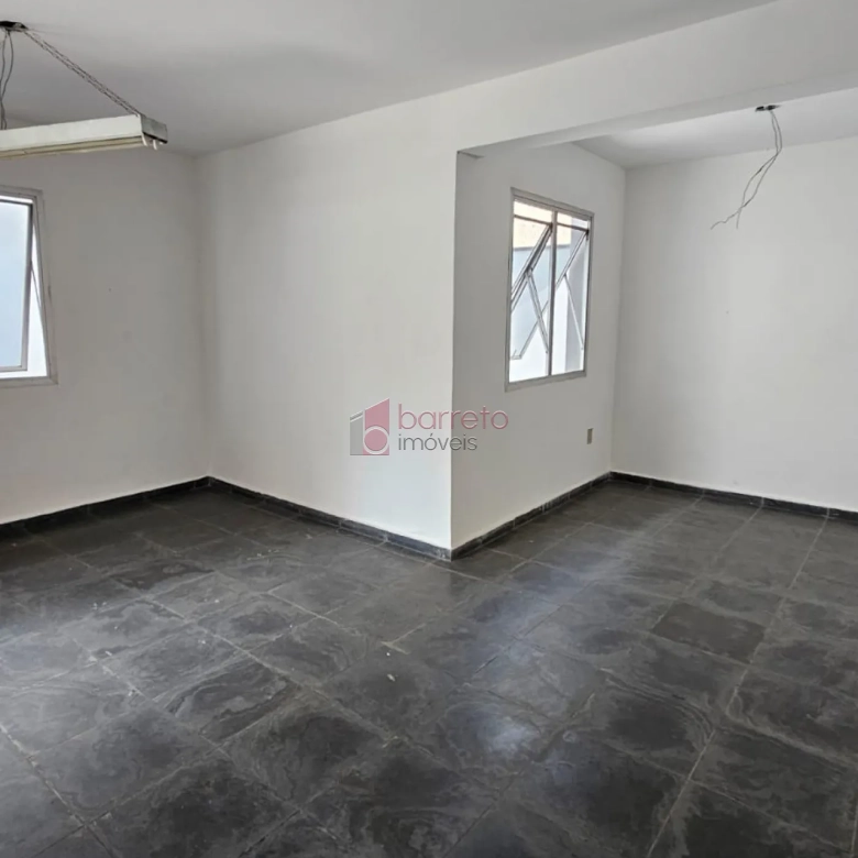 PRÉDIO COMERCIAL COM EDÍCULA NO CENTRO – JUNDIAÍ/SP