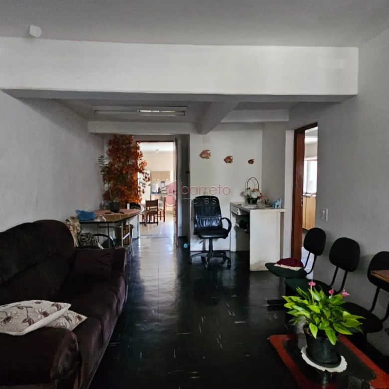 PRÉDIO COMERCIAL COM EDÍCULA NO CENTRO – JUNDIAÍ/SP