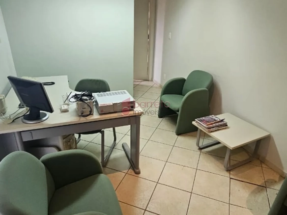 SALA COMERCIAL PARA VENDA E LOCAÇÃO NO EDIFÍCIO PALÁCIO DO COMÉRCIO NO CENTRO – JUNDIAÍ/SP