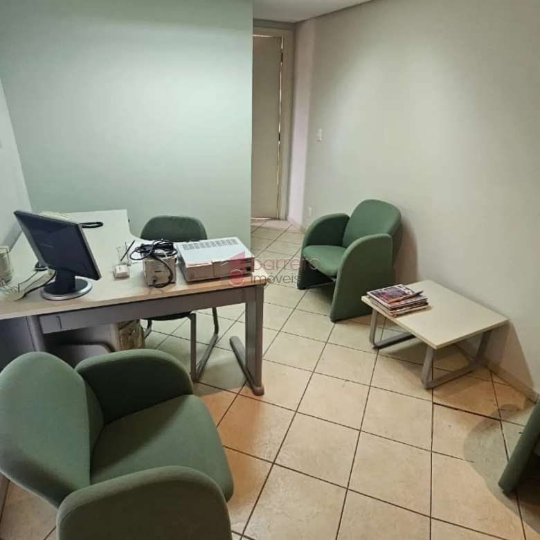 SALA COMERCIAL PARA VENDA E LOCAÇÃO NO EDIFÍCIO PALÁCIO DO COMÉRCIO NO CENTRO – JUNDIAÍ/SP