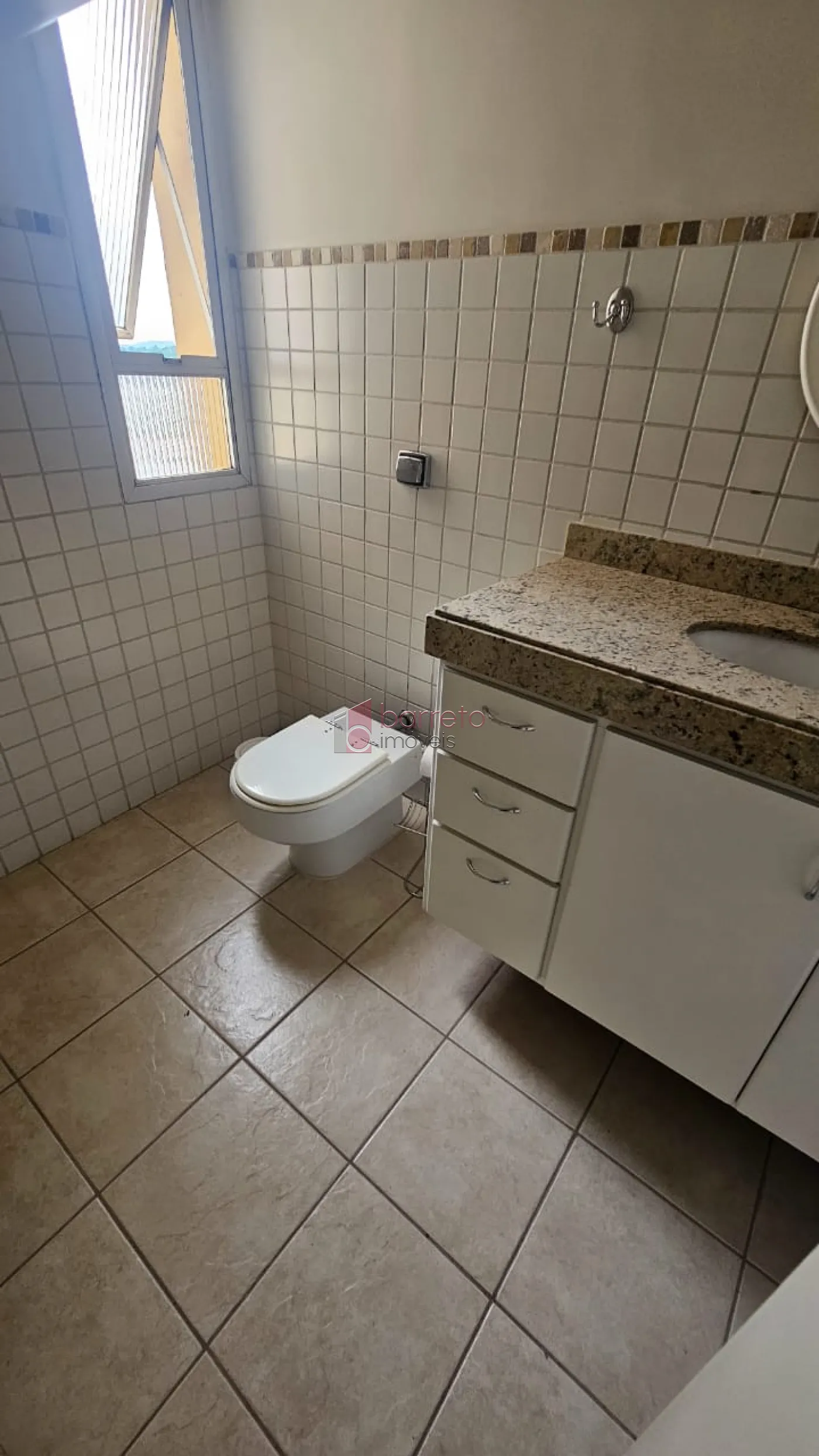 SALA COMERCIAL PARA VENDA E LOCAÇÃO NO EDIFÍCIO PALÁCIO DO COMÉRCIO NO CENTRO – JUNDIAÍ/SP