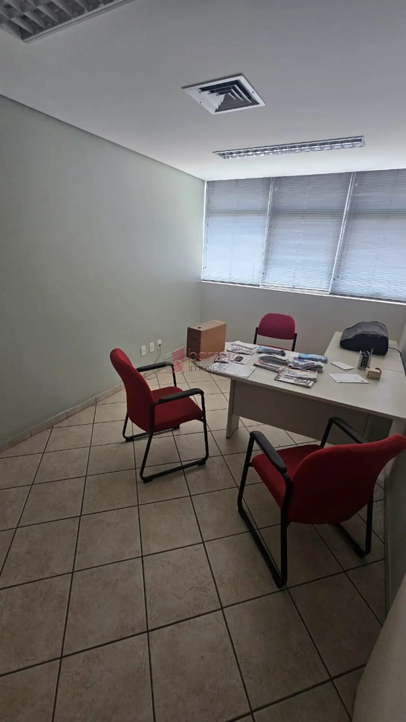 SALA COMERCIAL PARA VENDA E LOCAÇÃO NO EDIFÍCIO PALÁCIO DO COMÉRCIO NO CENTRO – JUNDIAÍ/SP