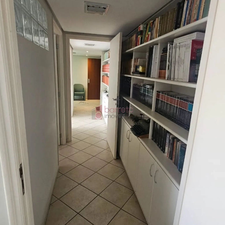SALA COMERCIAL PARA VENDA E LOCAÇÃO NO EDIFÍCIO PALÁCIO DO COMÉRCIO NO CENTRO – JUNDIAÍ/SP