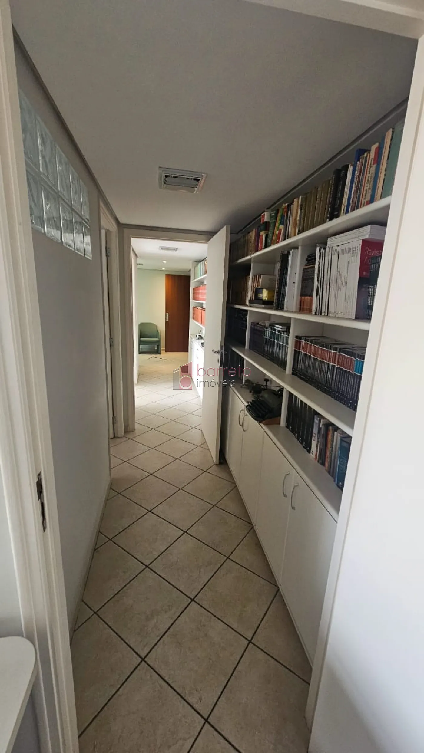 SALA COMERCIAL PARA VENDA E LOCAÇÃO NO EDIFÍCIO PALÁCIO DO COMÉRCIO NO CENTRO – JUNDIAÍ/SP