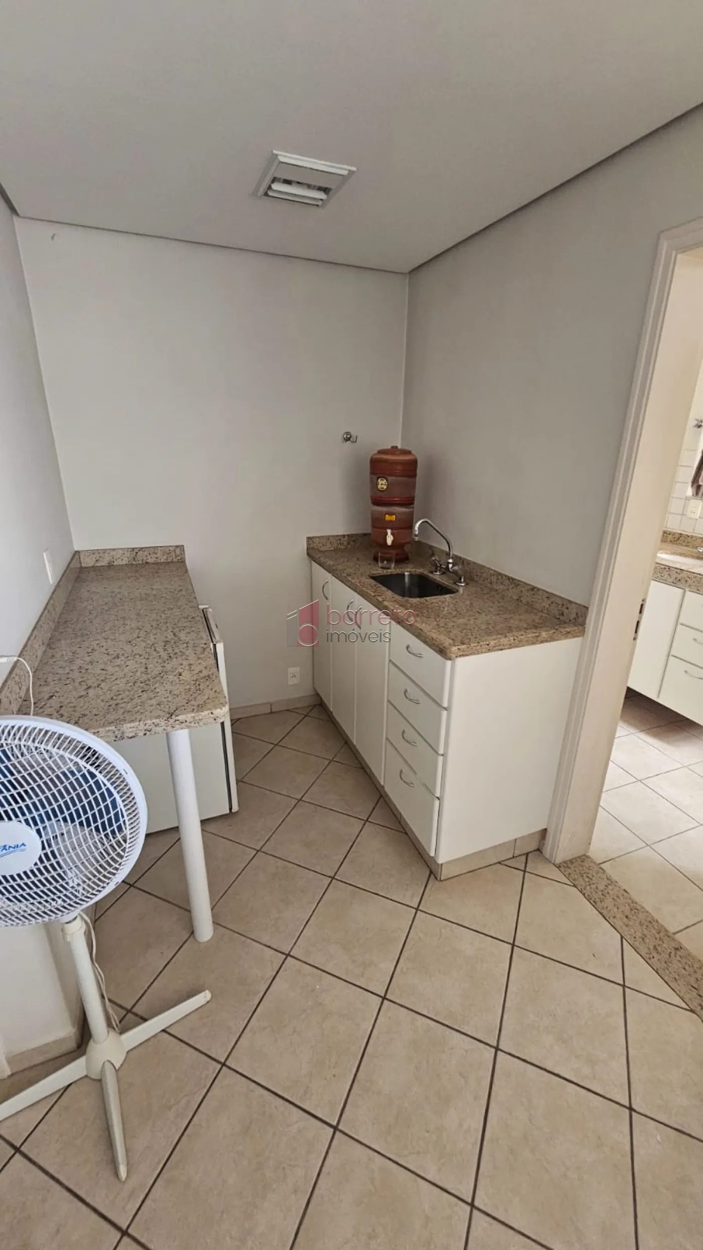 SALA COMERCIAL PARA VENDA E LOCAÇÃO NO EDIFÍCIO PALÁCIO DO COMÉRCIO NO CENTRO – JUNDIAÍ/SP