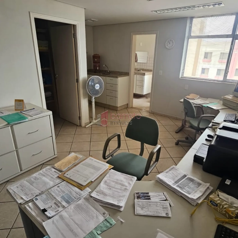 SALA COMERCIAL PARA VENDA E LOCAÇÃO NO EDIFÍCIO PALÁCIO DO COMÉRCIO NO CENTRO – JUNDIAÍ/SP