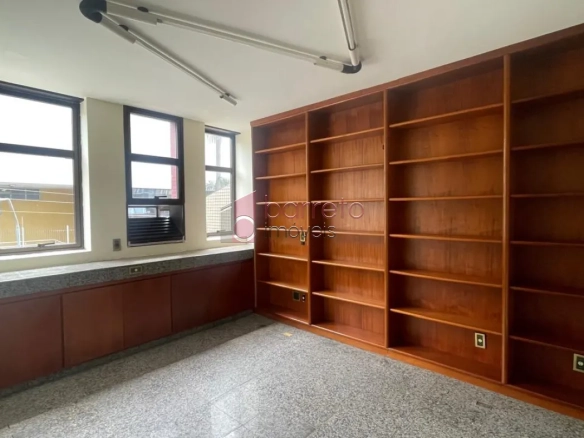 SALA À VENDA NO EDIFÍCIO SANTO IVO – JUNDIAÍ/SP