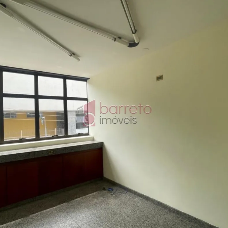 SALA À VENDA NO EDIFÍCIO SANTO IVO – JUNDIAÍ/SP