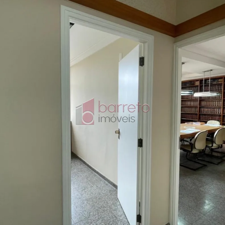 SALA À VENDA NO EDIFÍCIO SANTO IVO – JUNDIAÍ/SP