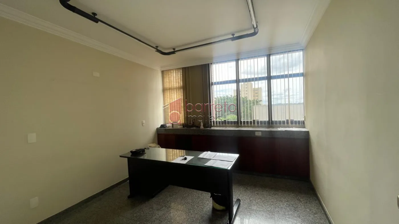 SALA À VENDA NO EDIFÍCIO SANTO IVO – JUNDIAÍ/SP