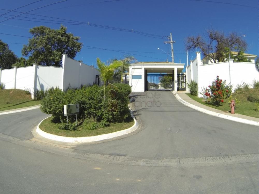 SOBRADO À VENDA – 03 QUARTOS – CONDOMÍNIO THINA  – JUNDIAÍ/SP