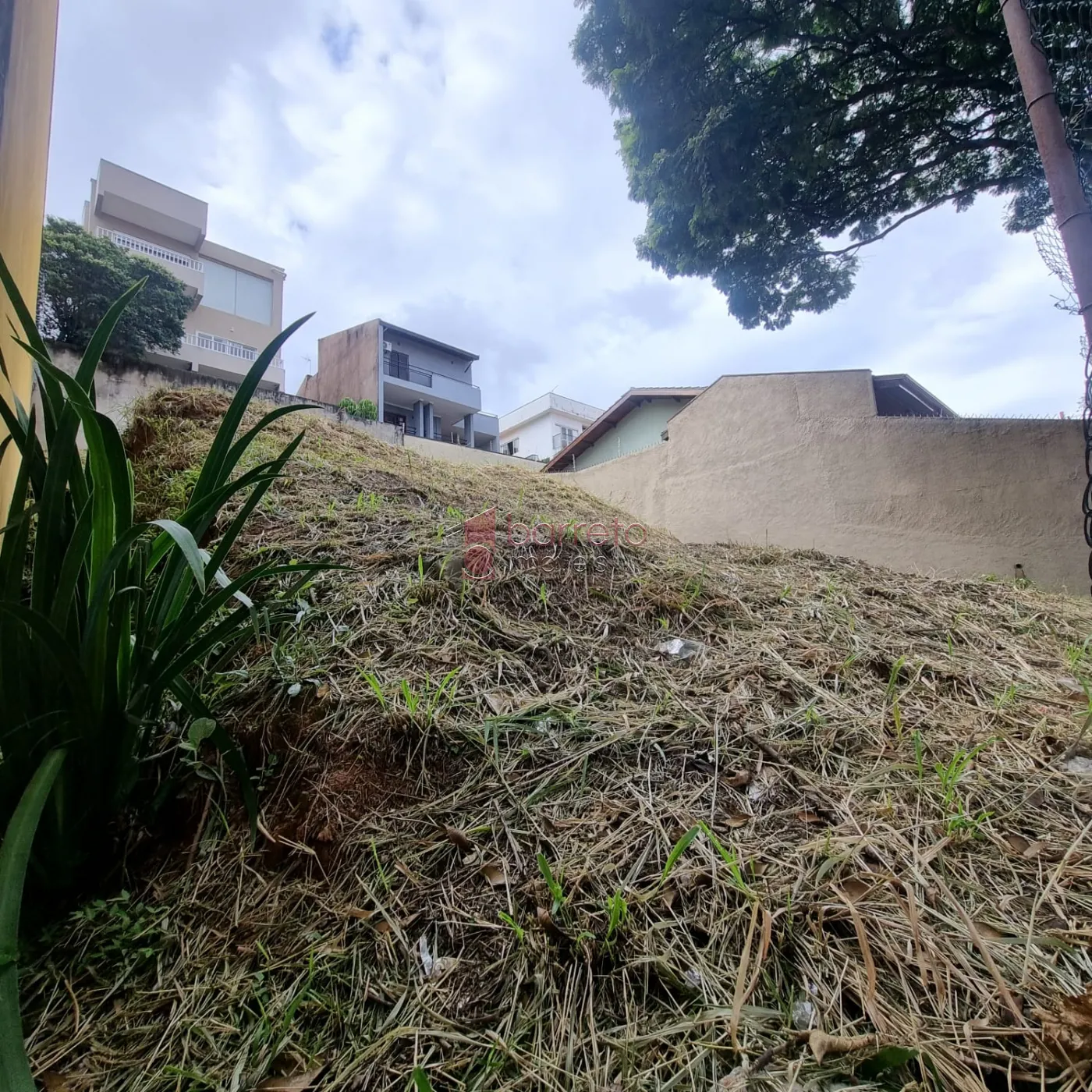LOTE EM ACLIVE À VENDA NO JARDIM DA FONTE – JUNDIAÍ/SP