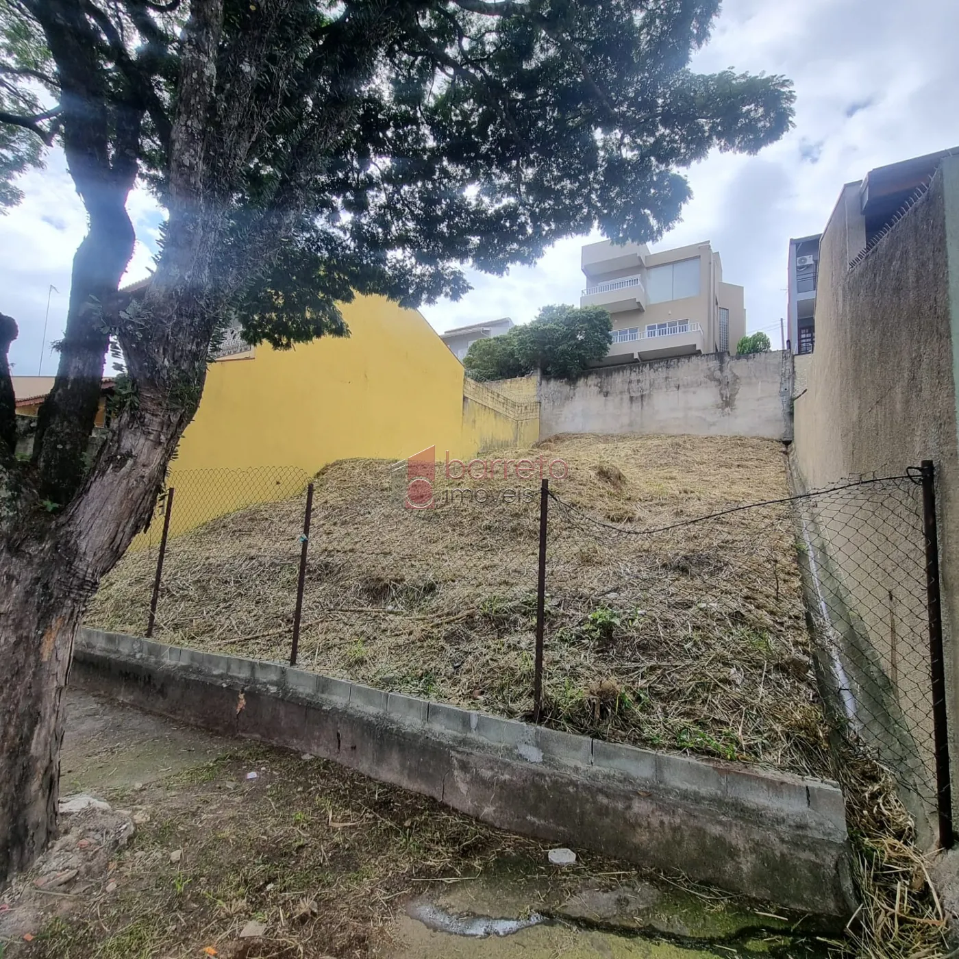 LOTE EM ACLIVE À VENDA NO JARDIM DA FONTE – JUNDIAÍ/SP