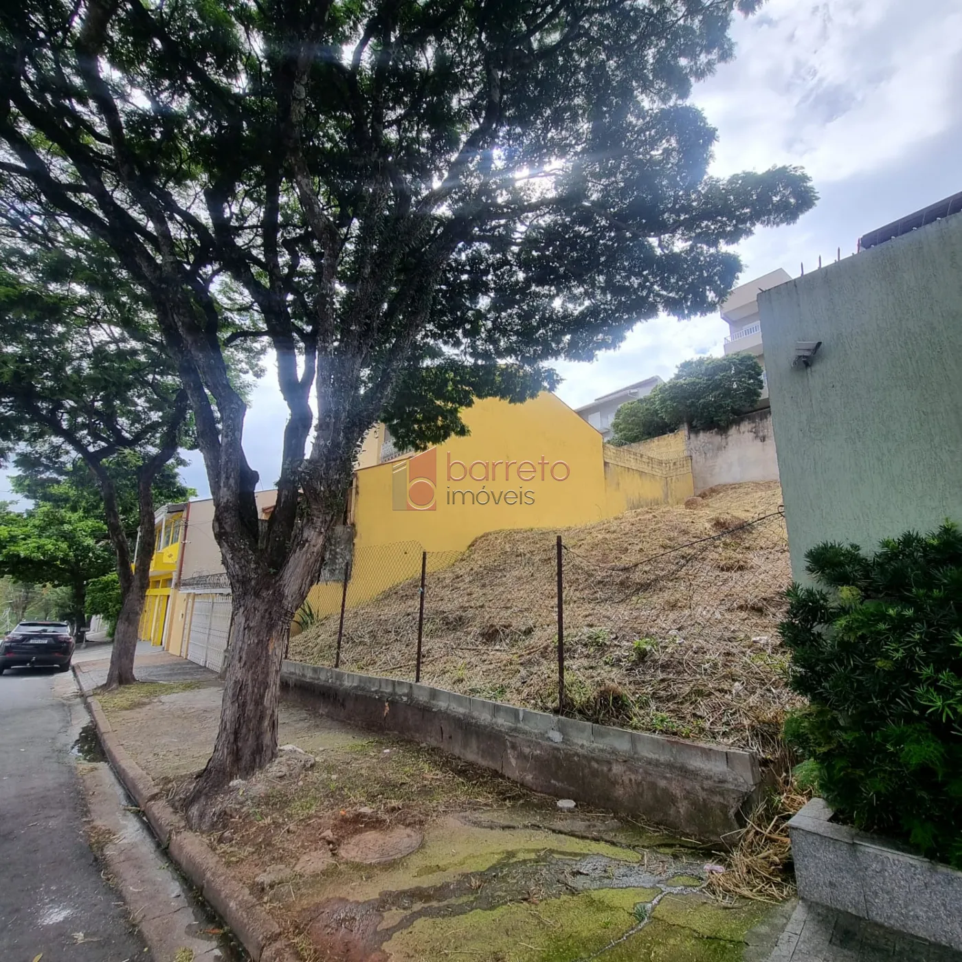 LOTE EM ACLIVE À VENDA NO JARDIM DA FONTE – JUNDIAÍ/SP