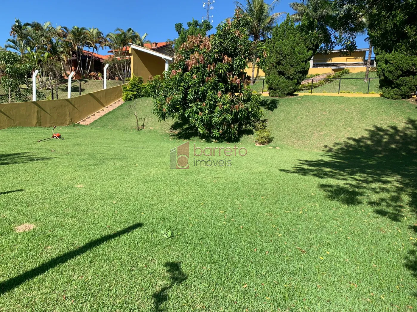 CASA TÉRREA MOBILIADA PARA VENDA E LOCAÇÃO NO CONDOMÍNIO JARDIM DO RIBEIRÃO I – ITUPEVA/SP