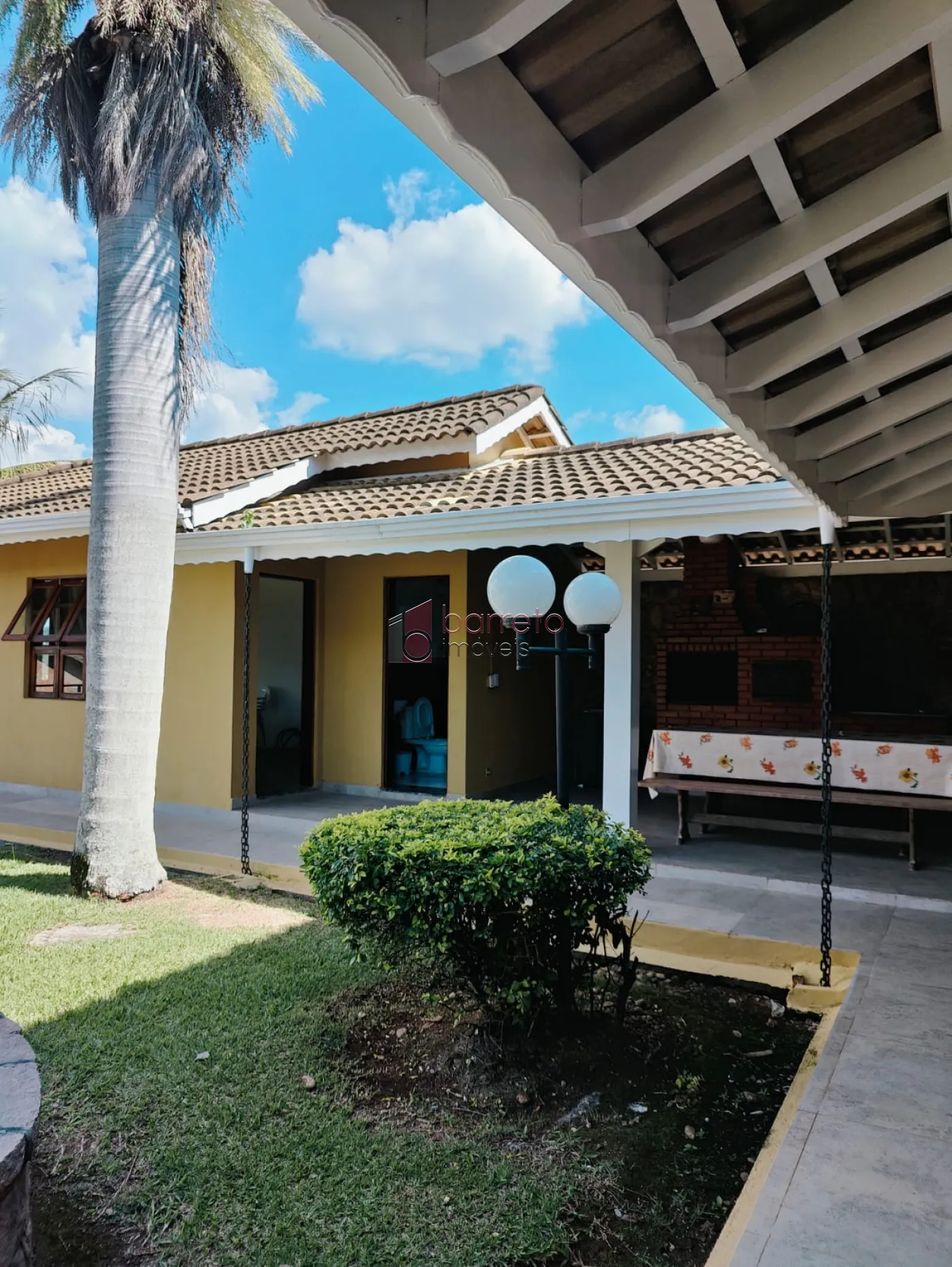 CASA TÉRREA MOBILIADA PARA VENDA E LOCAÇÃO NO CONDOMÍNIO JARDIM DO RIBEIRÃO I – ITUPEVA/SP