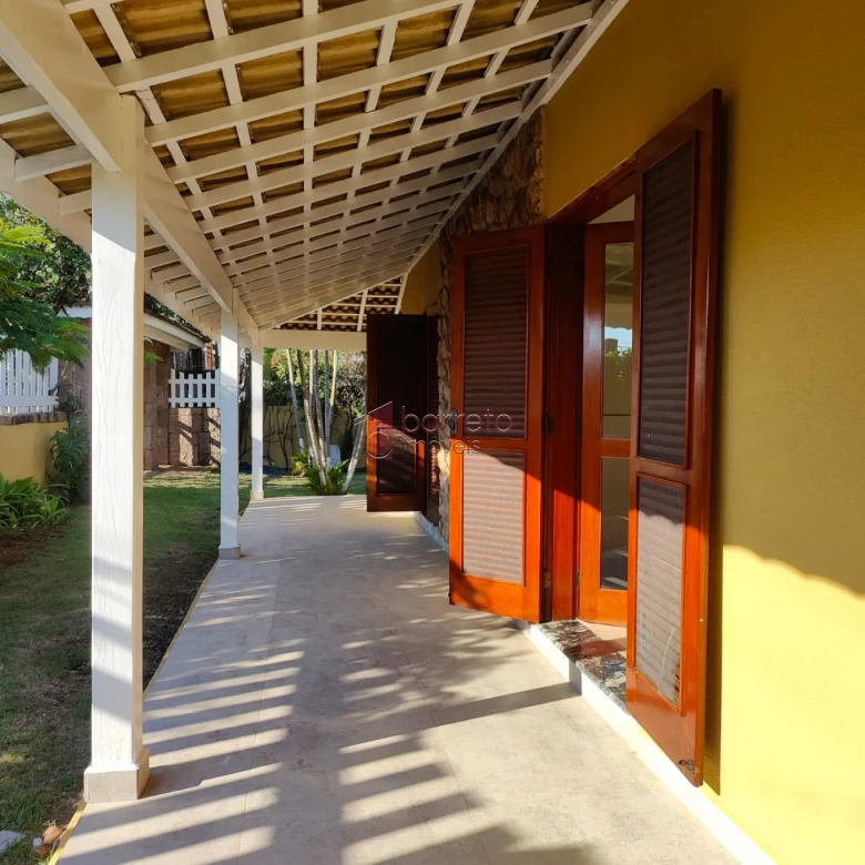 CASA TÉRREA MOBILIADA PARA VENDA E LOCAÇÃO NO CONDOMÍNIO JARDIM DO RIBEIRÃO I – ITUPEVA/SP