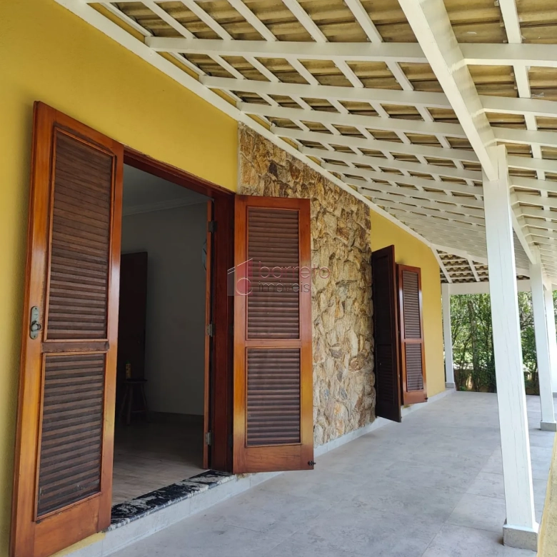 CASA TÉRREA MOBILIADA PARA VENDA E LOCAÇÃO NO CONDOMÍNIO JARDIM DO RIBEIRÃO I – ITUPEVA/SP