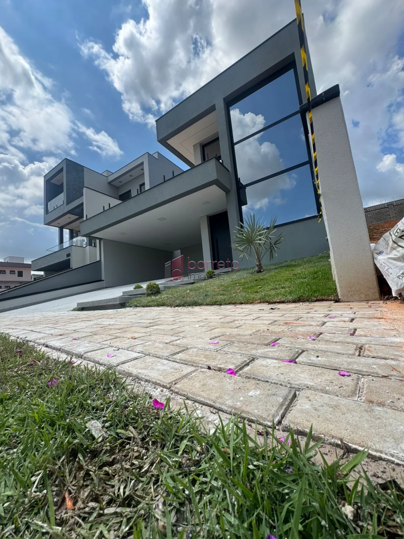 CASA À VENDA NO CONDOMÍNIO CAMPOS DE MEDEIROS EM JUNDIAÍ/SP