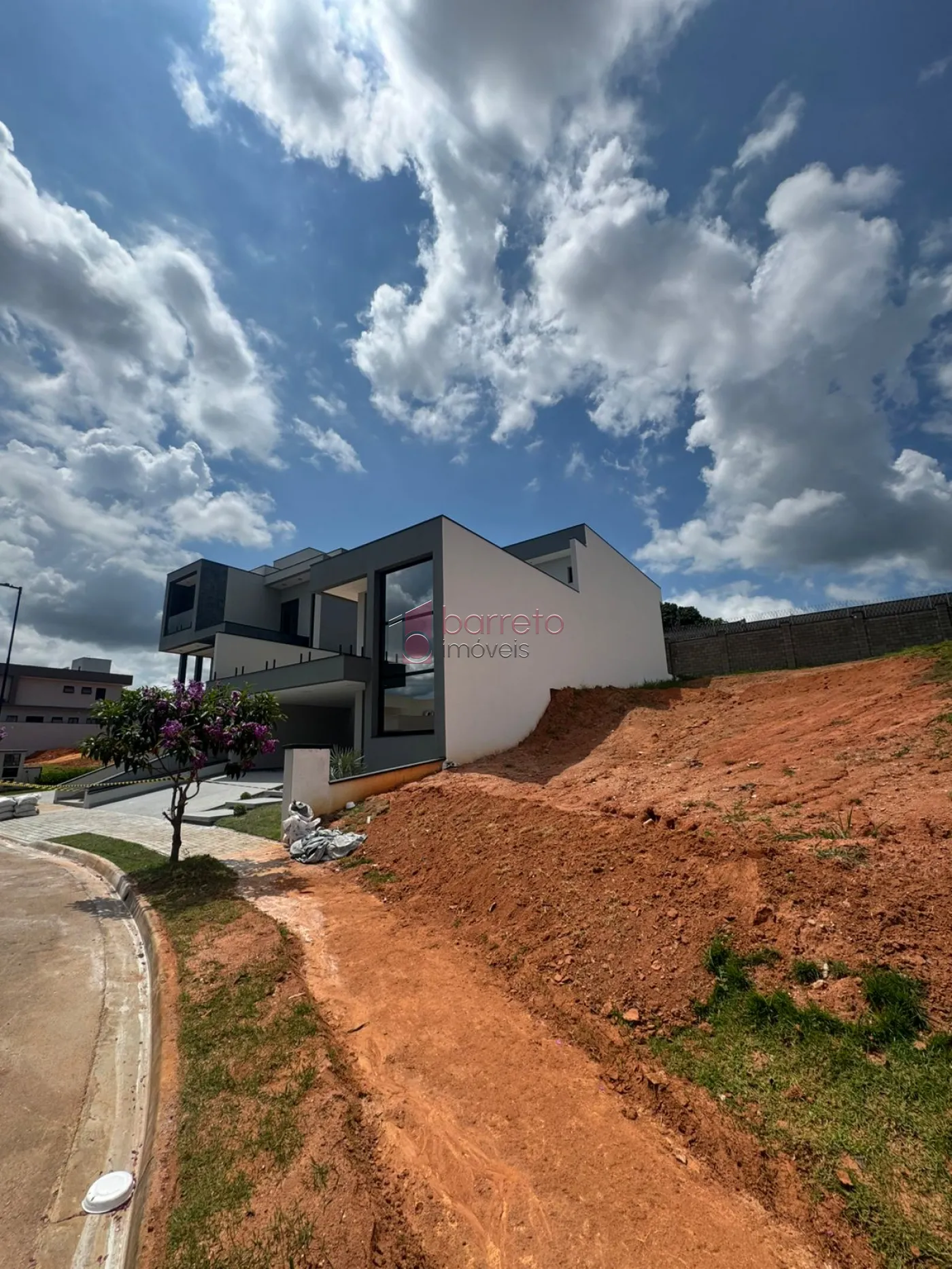 CASA À VENDA NO CONDOMÍNIO CAMPOS DE MEDEIROS EM JUNDIAÍ/SP