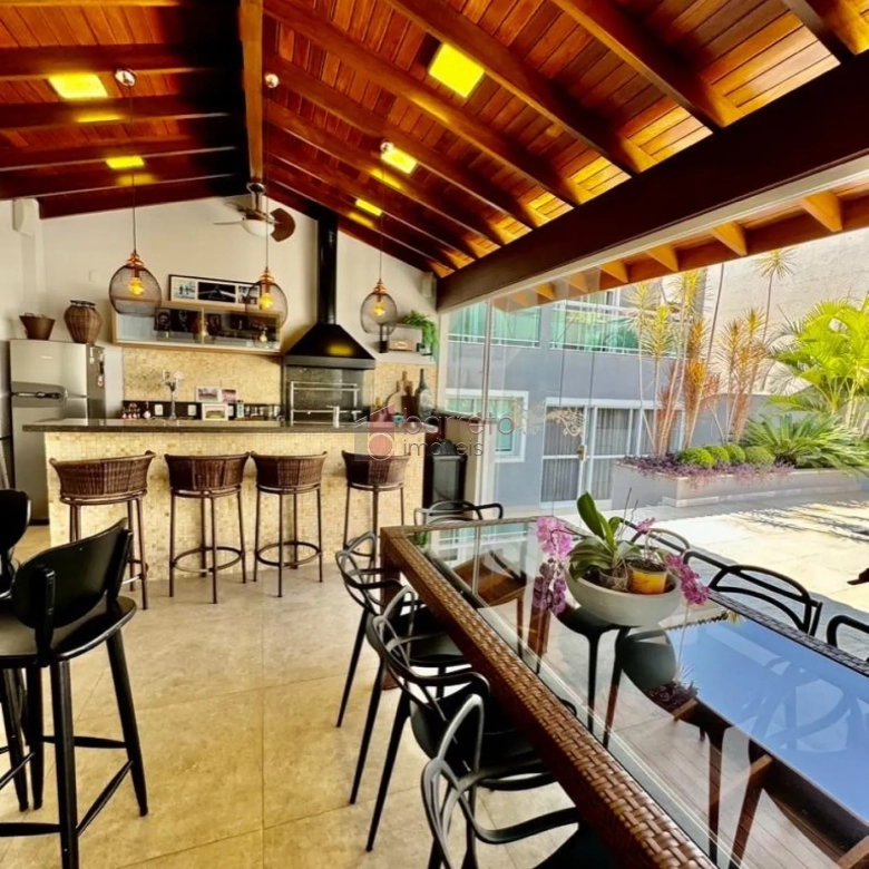 CASA ALTO PADRÃO À VENDA NO CONDOMÍNIO RESERVA DA SERRA – JUNDIAÍ/SP