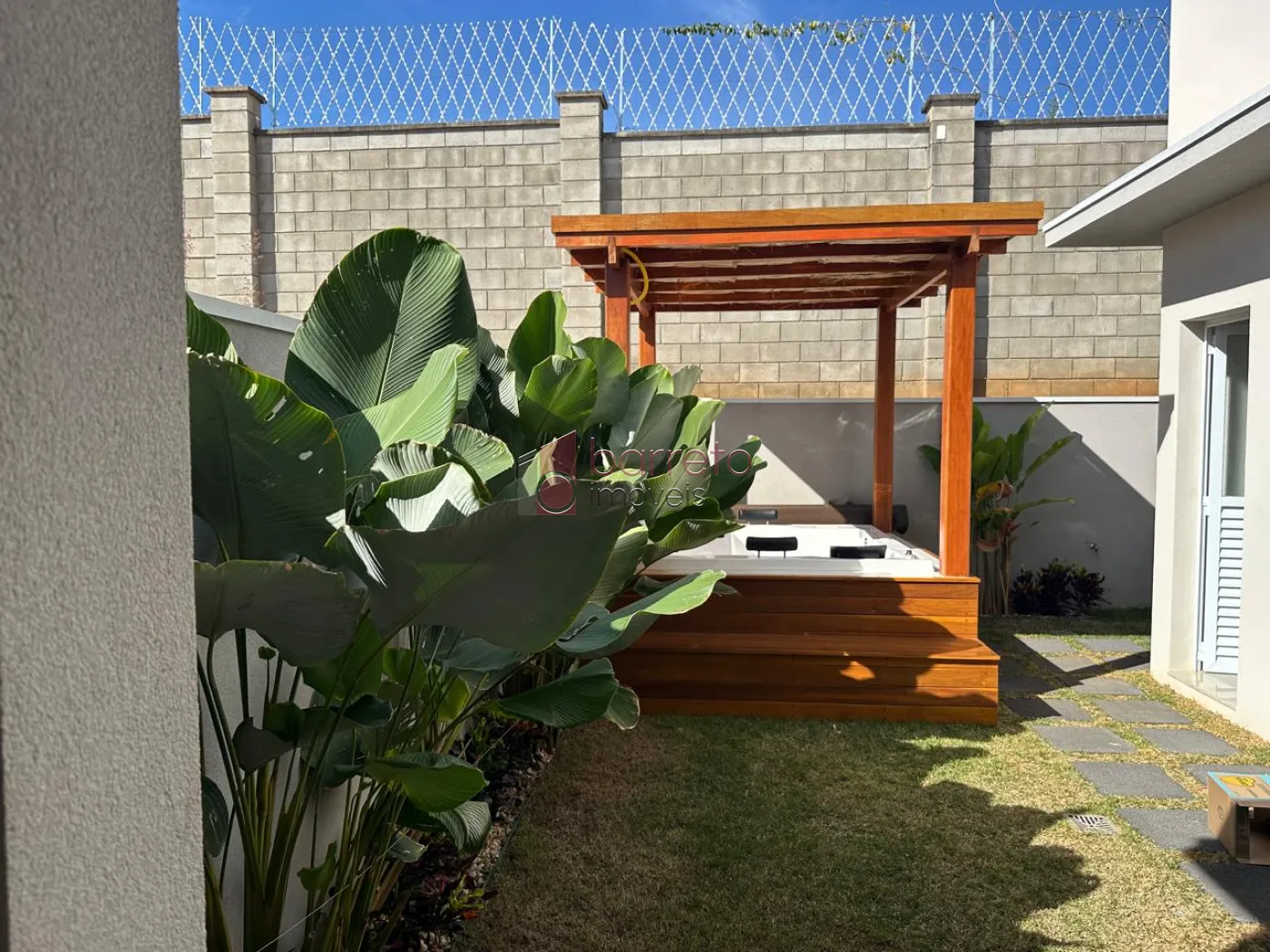 CASA À VENDA NO CONDOMÍNIO CAMPOS DE MEDEIROS EM JUNDIAÍ/SP