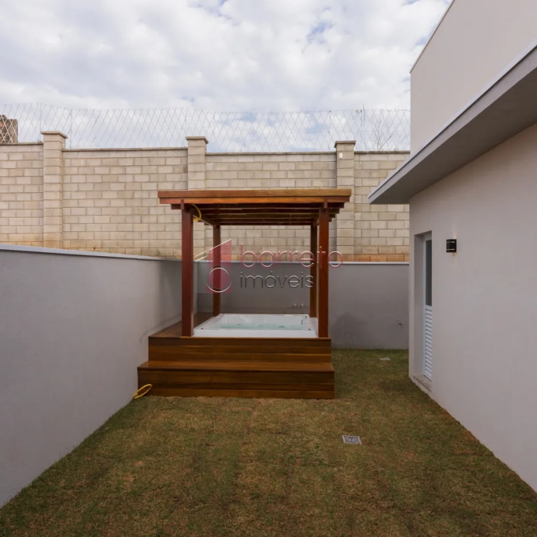 CASA À VENDA NO CONDOMÍNIO CAMPOS DE MEDEIROS EM JUNDIAÍ/SP