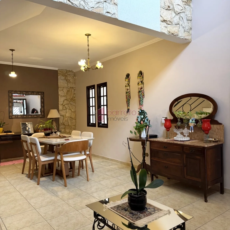 CASA À VENDA – 02 QUARTOS – HORTO SANTO ANTÔNIO – JUNDIAÍ/SP