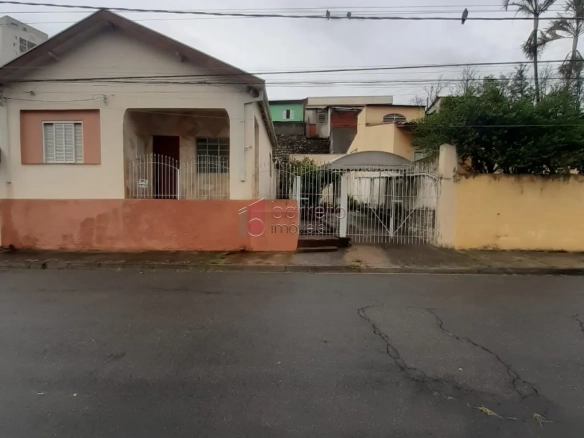 CASA À VENDA NO JARDIM PITANGUEIRAS EM JUNDIAÍ/SP