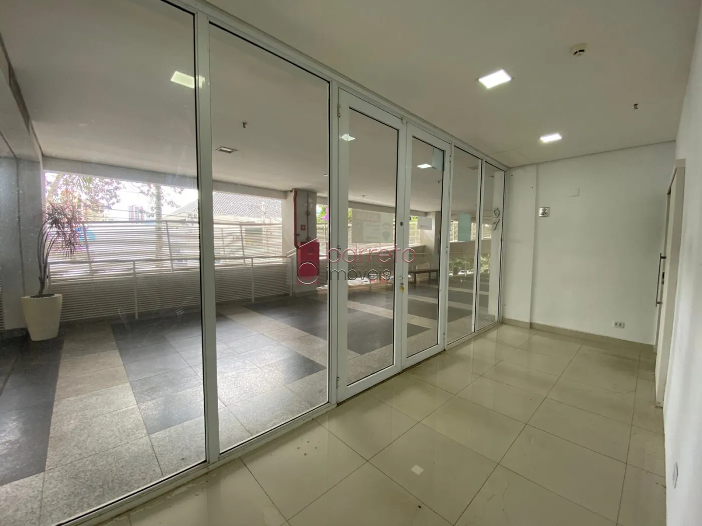 SALA COMERCIAL PARA VENDA E LOCAÇÃO NO CONDOMÍNIO GOLDEN OFFICE – JUNDIAÍ/SP