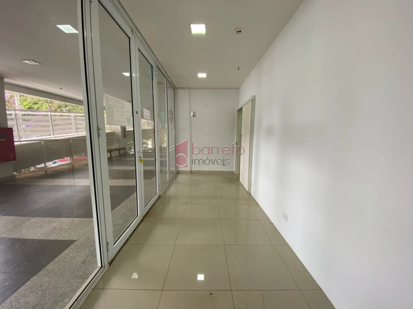 SALA COMERCIAL PARA VENDA E LOCAÇÃO NO CONDOMÍNIO GOLDEN OFFICE – JUNDIAÍ/SP