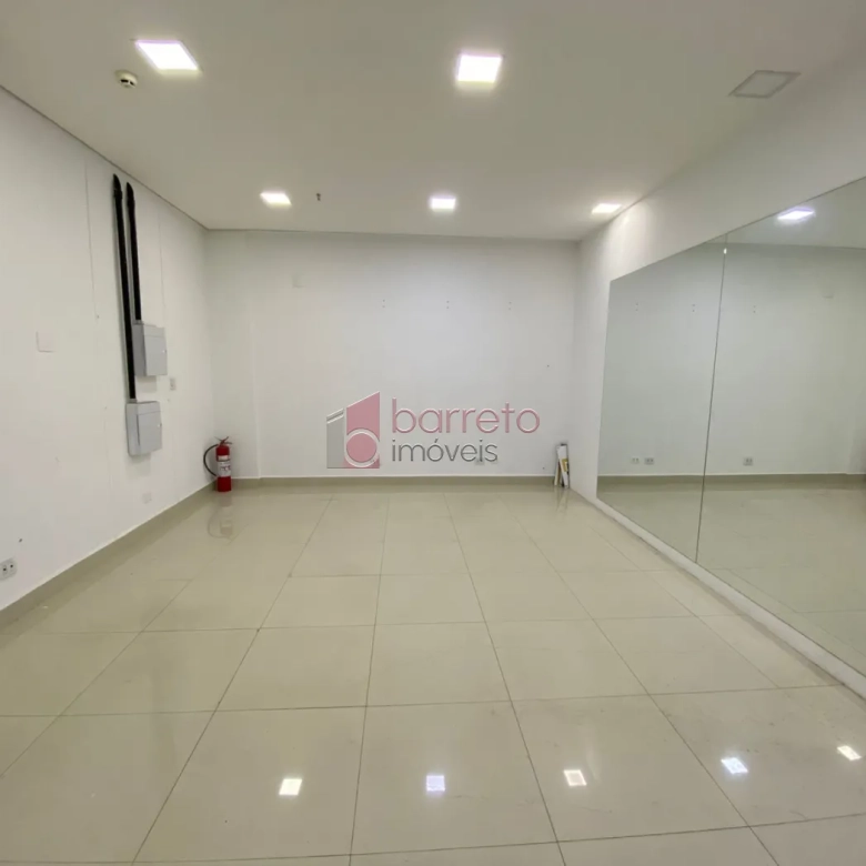 SALA COMERCIAL PARA VENDA E LOCAÇÃO NO CONDOMÍNIO GOLDEN OFFICE – JUNDIAÍ/SP