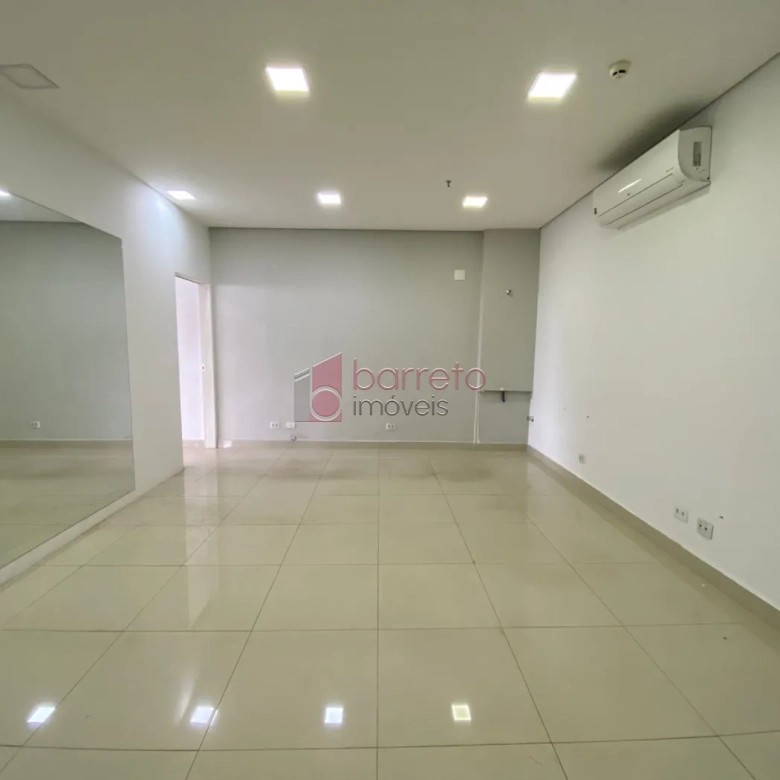SALA COMERCIAL PARA VENDA E LOCAÇÃO NO CONDOMÍNIO GOLDEN OFFICE – JUNDIAÍ/SP